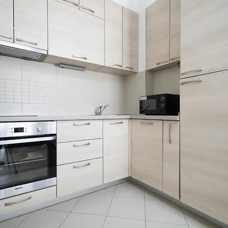 Status-m Franeta19 شقة